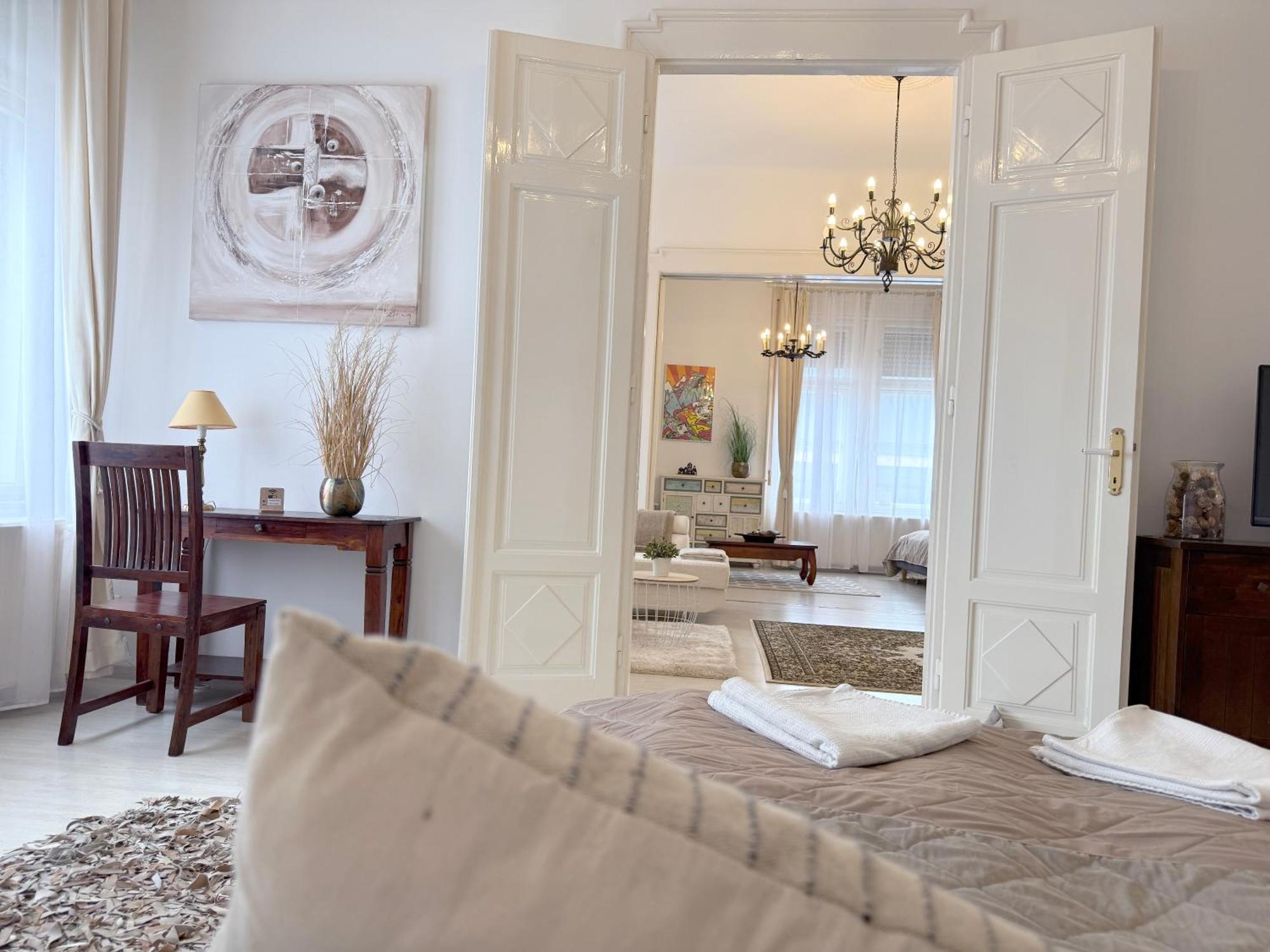 Elegant 125M2 Apartment In Center Of Budapest Exterior photo